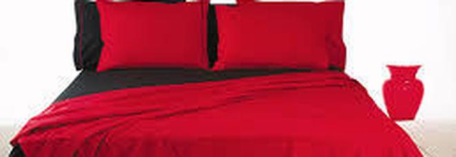 Hai le lenzuola rosse e nere sul letto? Meglio toglierle, vediamo perchè