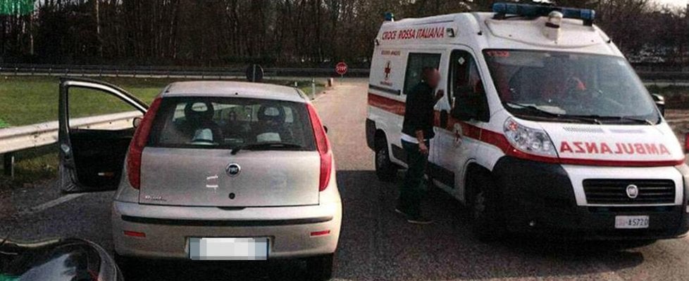 Torino, ambulanza  bloccata che trasportava malato grave, perchè erano contromano: denunciati!