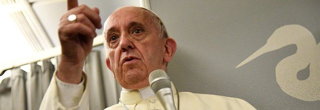 Il Papa corregge il "Padre nostro", la traduzione è sbagliata.