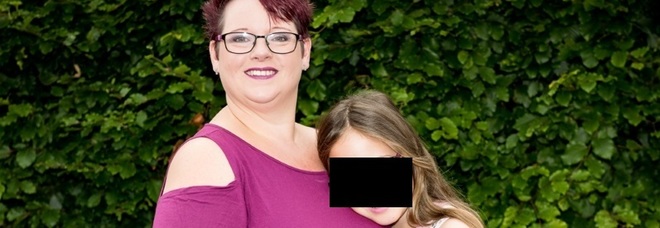 Mamma allatta al seno la figlia di 9 anni, accusata di pedofilia.