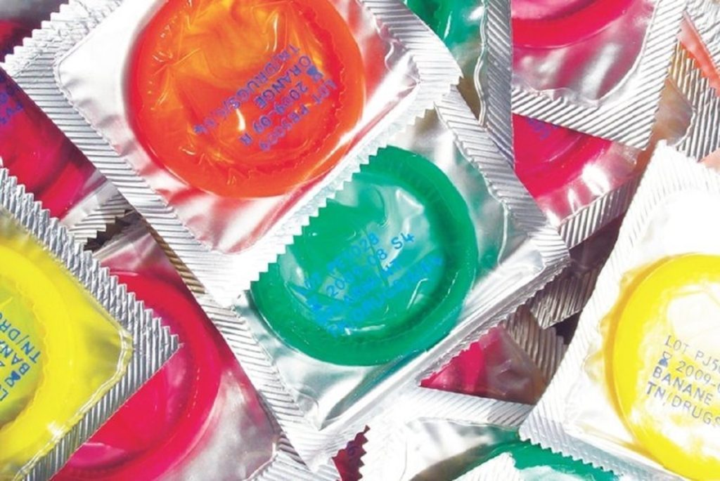 Preservativi gratis ai giovani al di sotto dei 26 anni, una proposta del movimento 5 stelle.