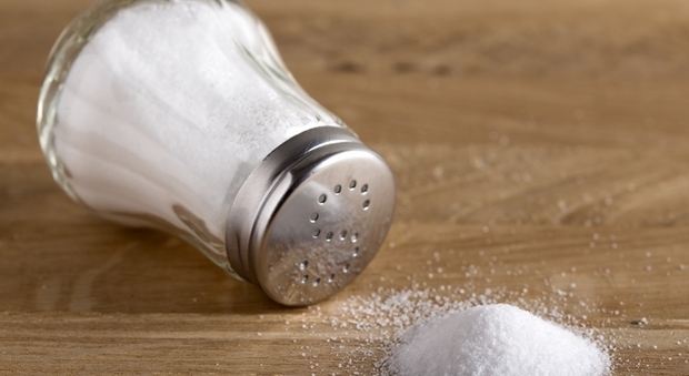 Una dieta ricca di sale corrode le ossa, non solo ipertensione
