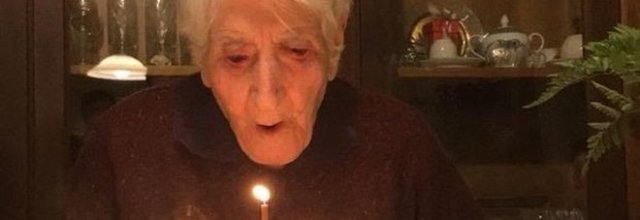 Nonna Rosa compie 108 anni e non li dimostra, festa in tutto il Cilento.