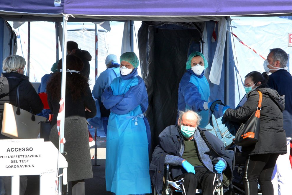 «Coronavirus, 34 casi invisibili dalla Cina hanno contagiato il mondo», l'analisi dell'Università di Shanghai-LEGGO➟